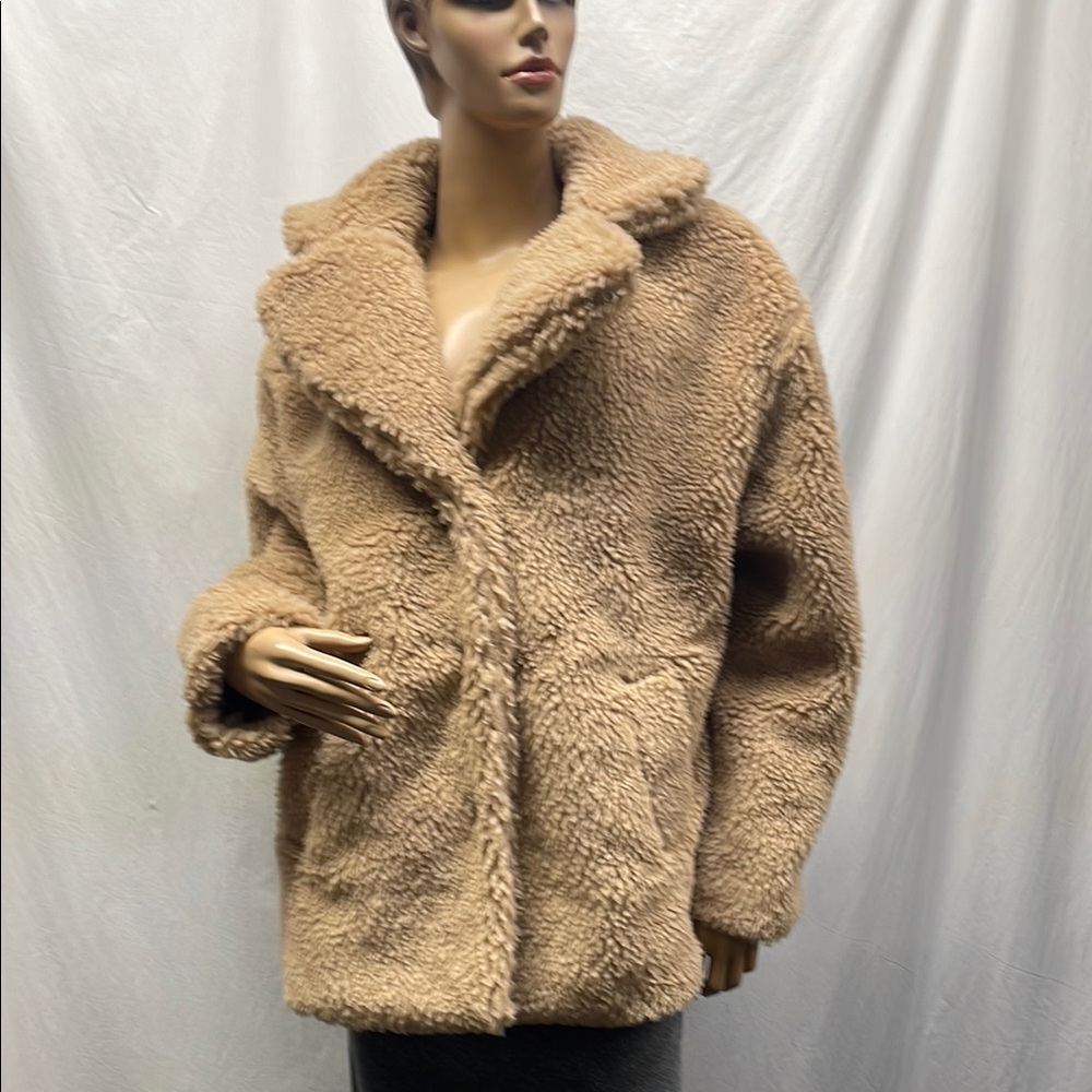 Vigoss Women's Tan Faux Fur Jacket NWOT - Picture 8 of 10
